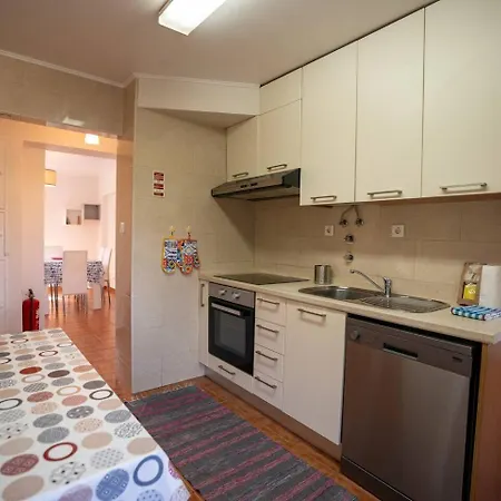 Cozy And Quiet 3-bedroom Flat * Lisbon