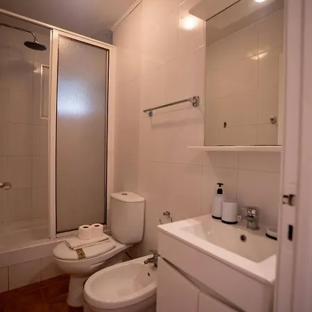 Cozy And Quiet 3-bedroom Flat Apartmán *