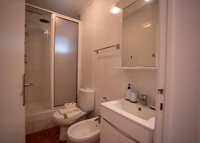 Cozy And Quiet 3-bedroom Flat Apartament *