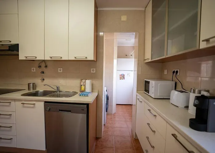 Apartament Cozy And Quiet 3-bedroom Flat Lizbona