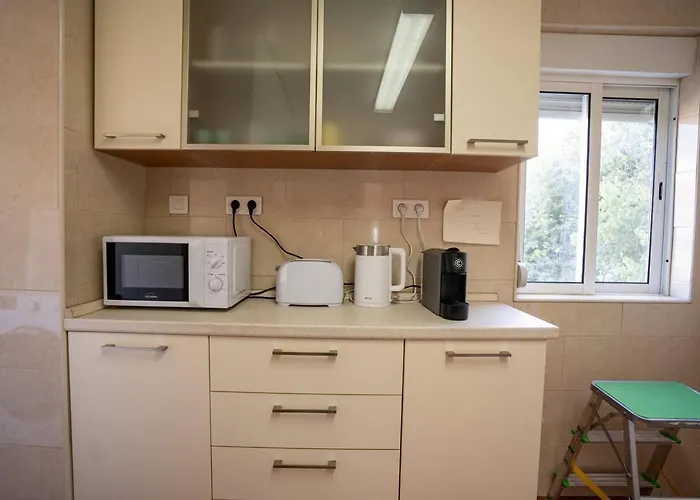 Cozy And Quiet 3-bedroom Flat Apartament