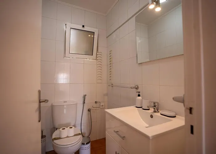 Cozy And Quiet 3-bedroom Flat Apartament Lizbona